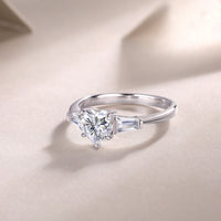 Heart Elegance Ring – 925 Silver with Heart-Cut Moissanite