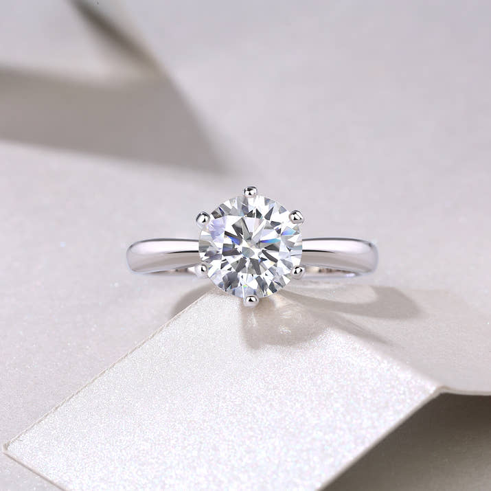Eternal Glow – Exclusive 1 ct Moissanite Ring