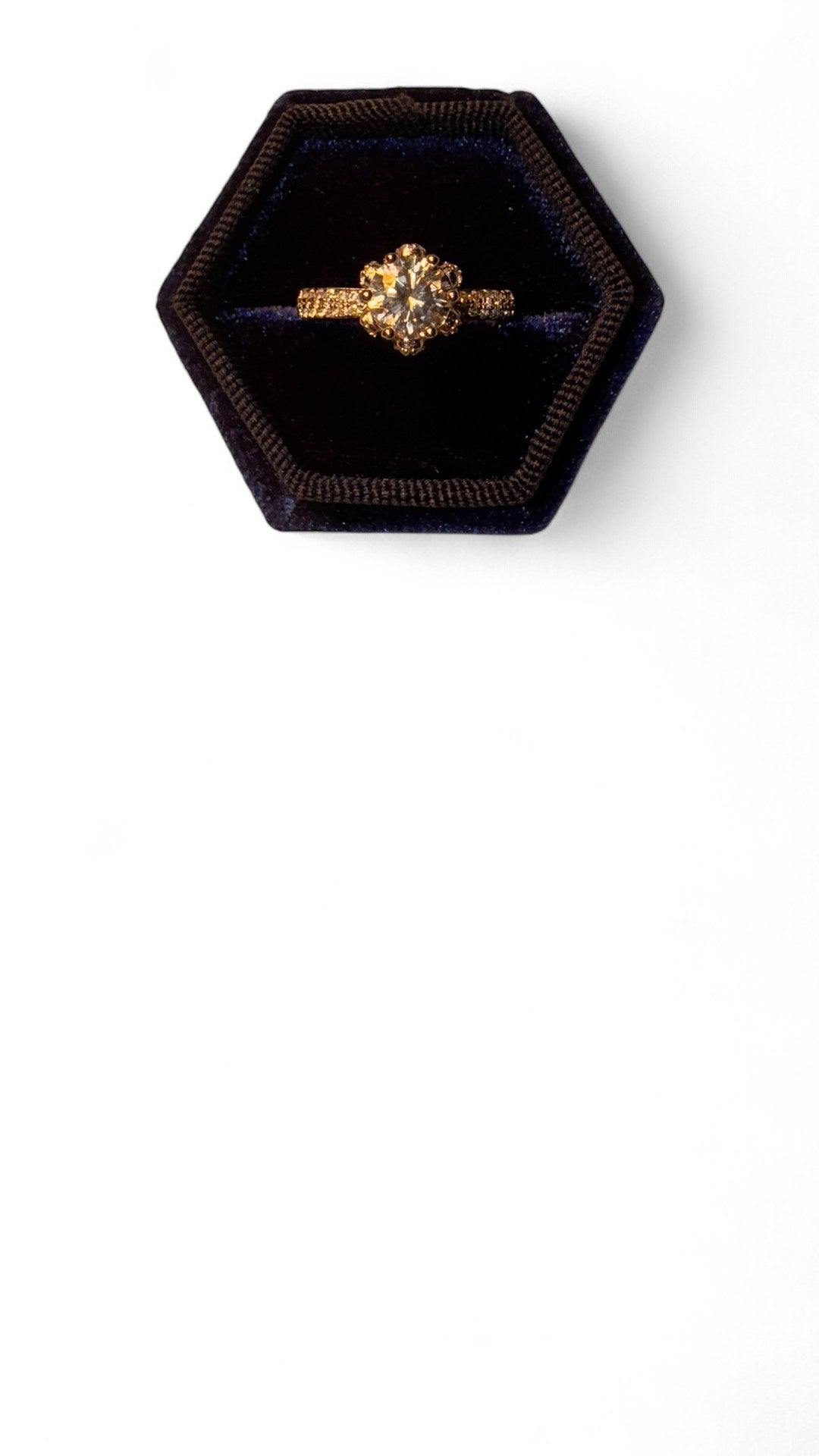 Pierścionek Astra - 2 karaty