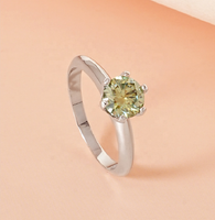 Emerald Green Moissanite Ring / 925 Sterling Silver / VVS1 D-Level 1CT