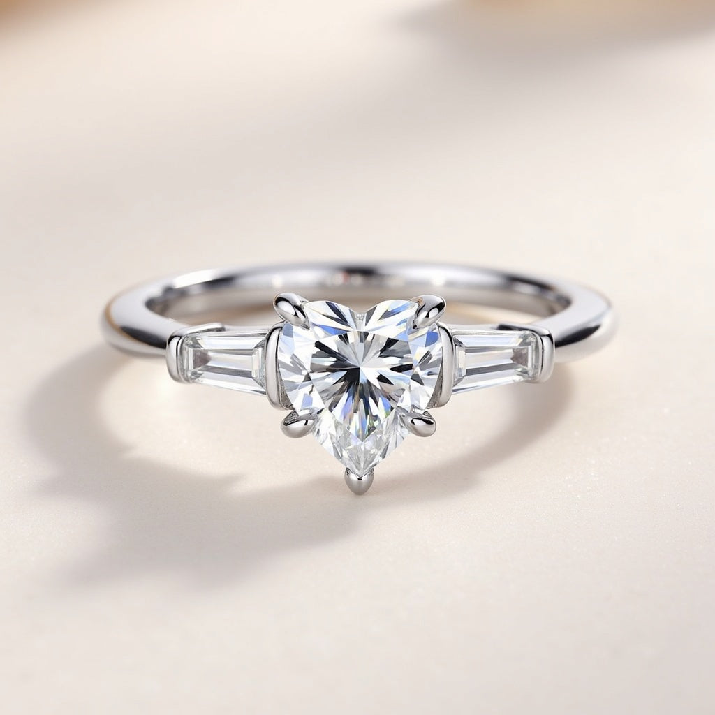 Heart Elegance Ring – 925 Silver with Heart-Cut Moissanite