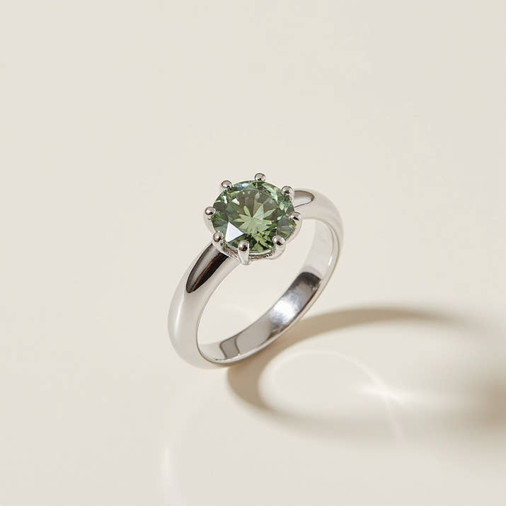 Emerald Green Moissanite Ring / 925 Sterling Silver / VVS1 D-Level 1CT