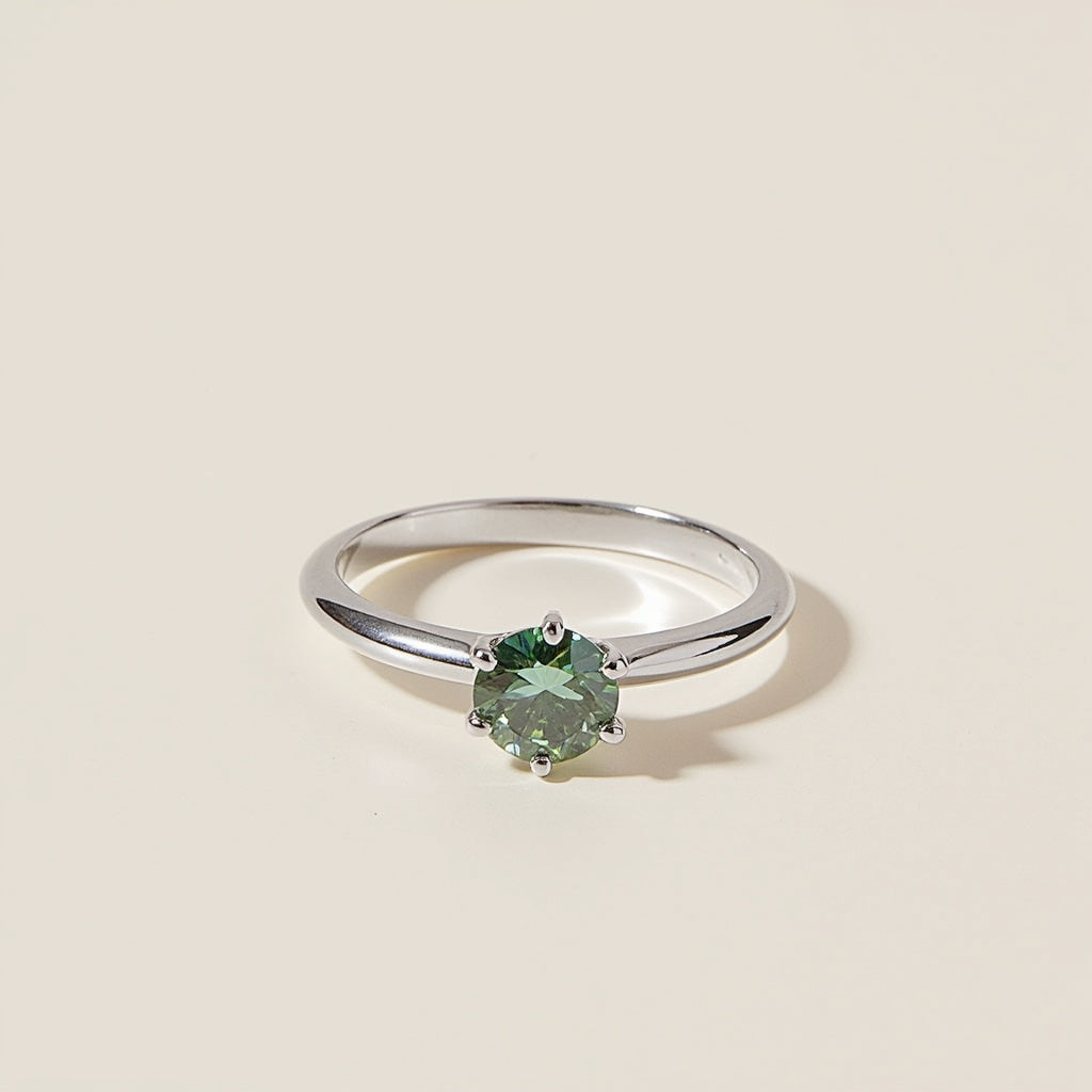 Emerald Green Moissanite Ring / 925 Sterling Silver / VVS1 D-Level 1CT