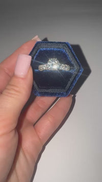 Pierścionek Gwiazda Szafiru – srebro 925 / moissanit i szafir